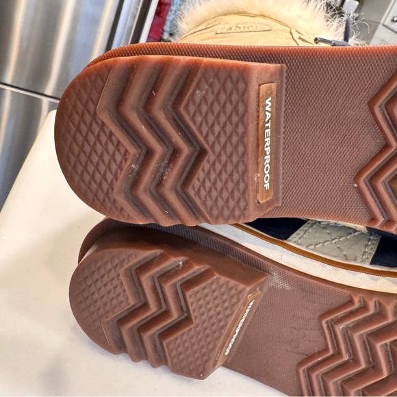 Sorel Tofino Womens Size 7 Waterproof Faux Fur Winter Snow Boot NL 2332-241 - Picture 11 of 15